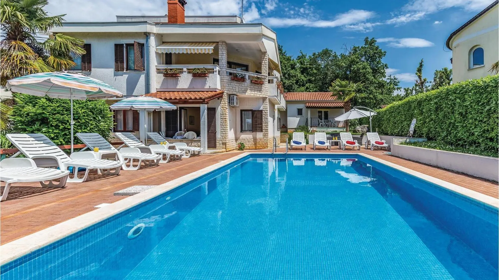 Nice Apartment In Porec With Wifi